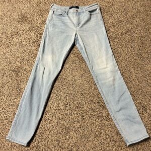 Hollister light wash skinny jean
